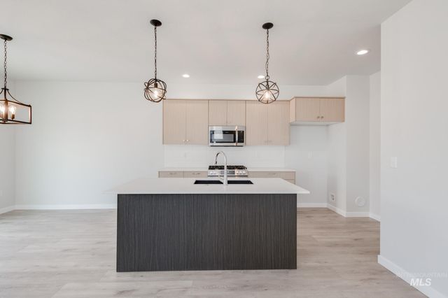 10574 W Teratai St, Star, ID 83669