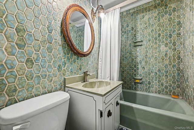 84-29 153rd Avenue 2E, Howard Beach, NY 11414