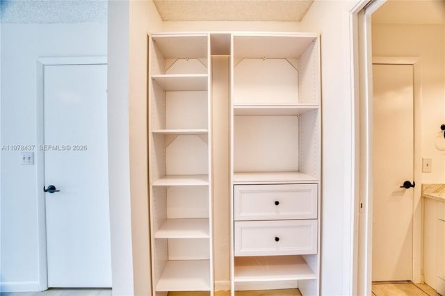 10829 NW 3rd Ct B12L, Pembroke Pines, FL 33026