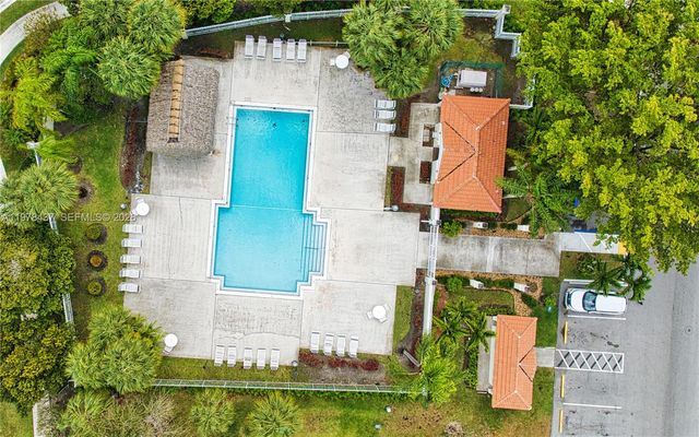 10829 NW 3rd Ct B12L, Pembroke Pines, FL 33026