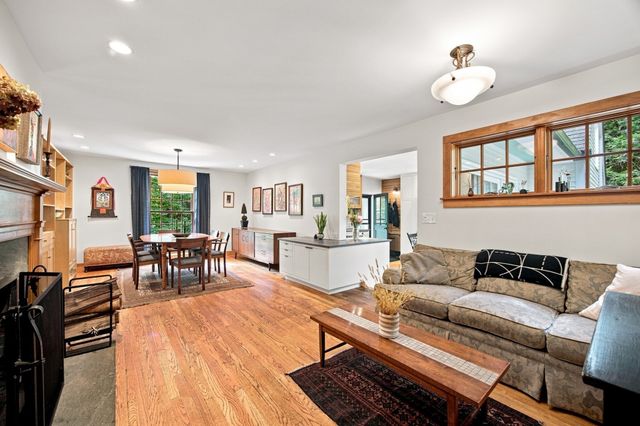 67 Woodlot Rd, Amherst, MA 01002