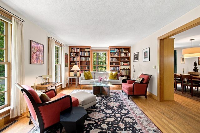 67 Woodlot Rd, Amherst, MA 01002