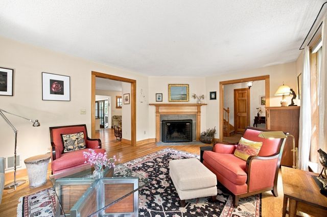 67 Woodlot Rd, Amherst, MA 01002