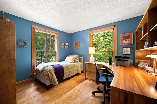 67 Woodlot Rd, Amherst, MA 01002