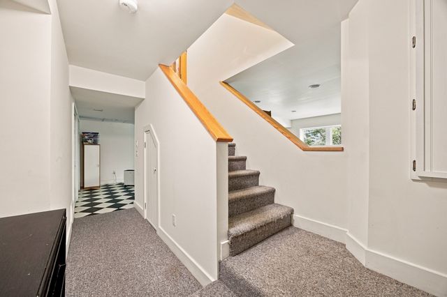 67 Woodlot Rd, Amherst, MA 01002