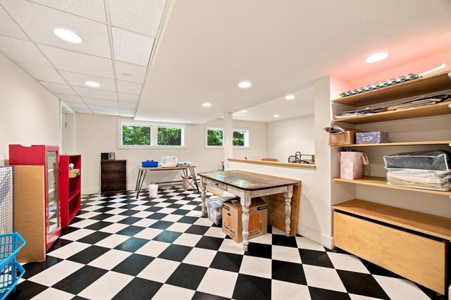 67 Woodlot Rd, Amherst, MA 01002