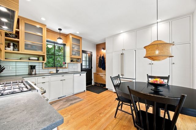 67 Woodlot Rd, Amherst, MA 01002