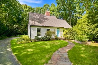 67 Woodlot Rd, Amherst, MA 01002