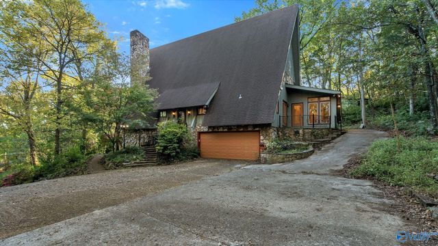 2707 Churchill Drive SE, Huntsville, AL 35801