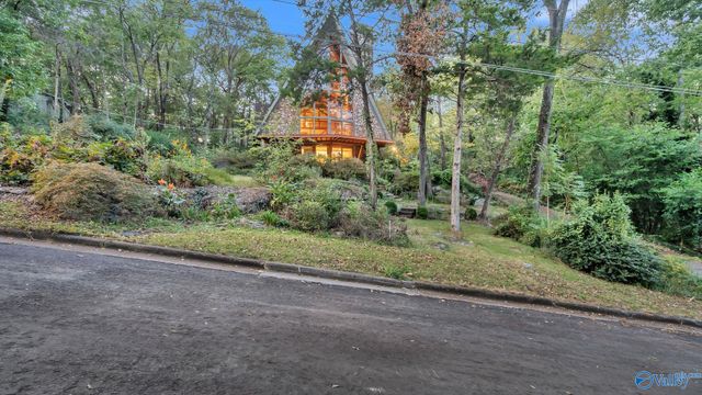 2707 Churchill Drive SE, Huntsville, AL 35801