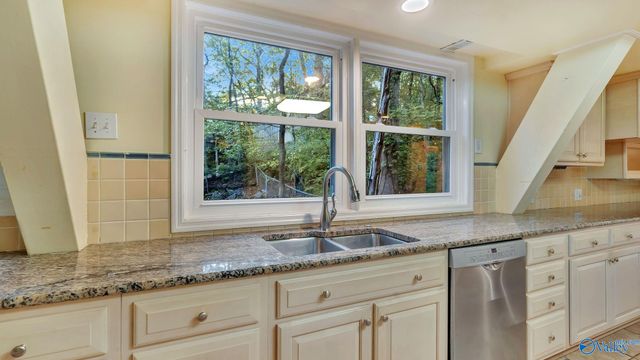 2707 Churchill Drive SE, Huntsville, AL 35801