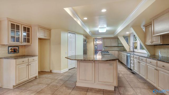 2707 Churchill Drive SE, Huntsville, AL 35801