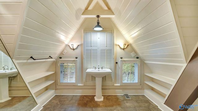 2707 Churchill Drive SE, Huntsville, AL 35801