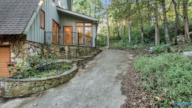 2707 Churchill Drive SE, Huntsville, AL 35801