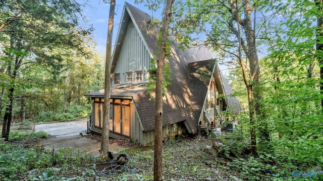 2707 Churchill Drive SE, Huntsville, AL 35801