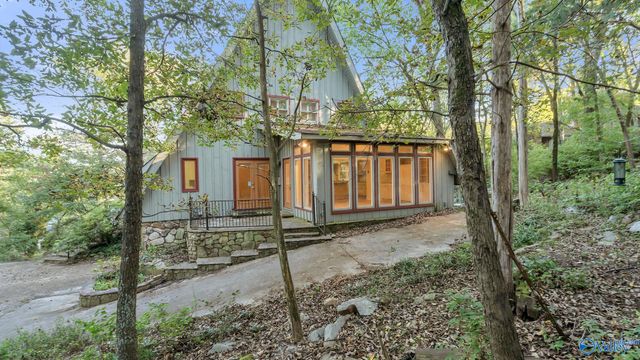 2707 Churchill Drive SE, Huntsville, AL 35801