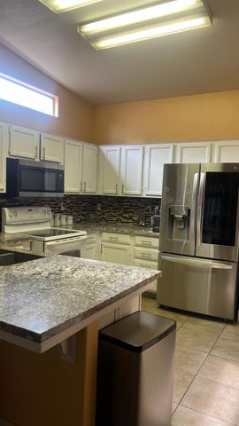 5596 W Pinedale Avenue, Fresno, CA 93722