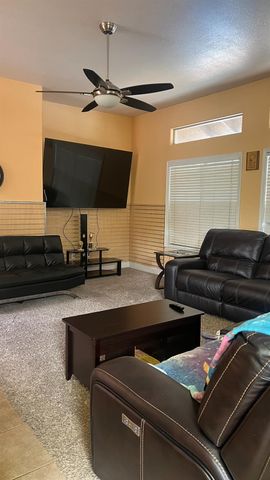 5596 W Pinedale Avenue, Fresno, CA 93722