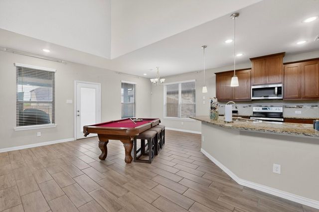 73 River Oaks Boulevard, Waxahachie, TX 75165