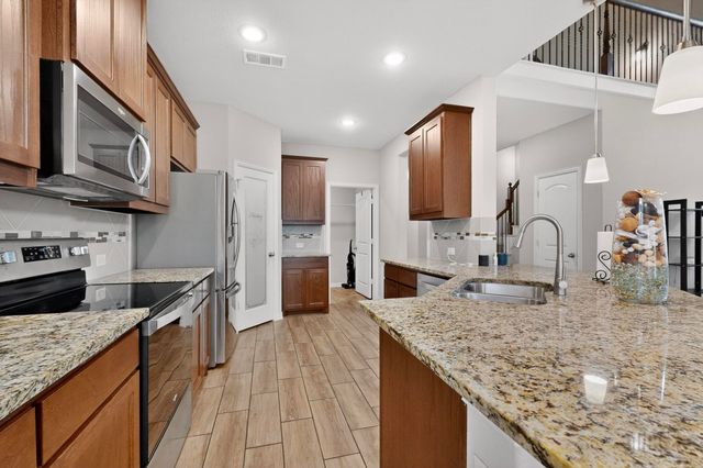 73 River Oaks Boulevard, Waxahachie, TX 75165