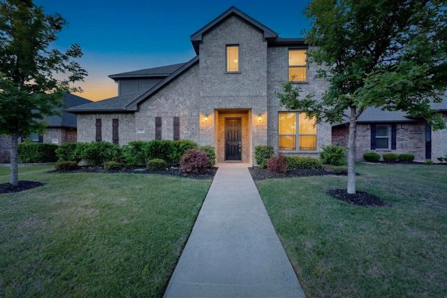 73 River Oaks Boulevard, Waxahachie, TX 75165