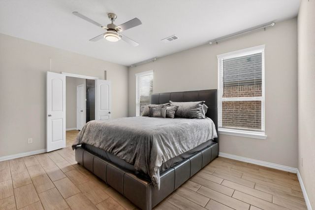 73 River Oaks Boulevard, Waxahachie, TX 75165