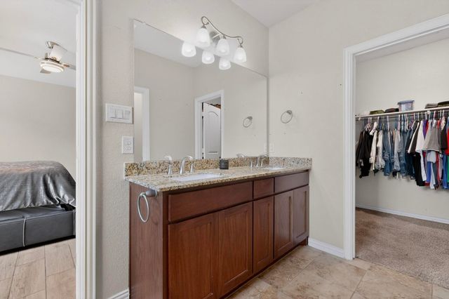 73 River Oaks Boulevard, Waxahachie, TX 75165