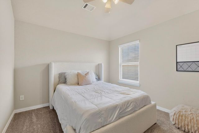 73 River Oaks Boulevard, Waxahachie, TX 75165