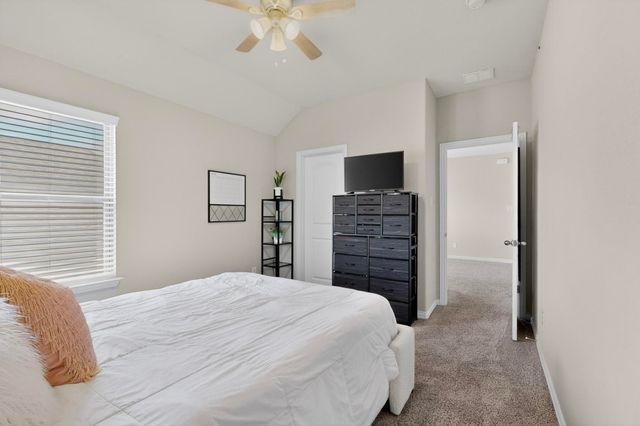 73 River Oaks Boulevard, Waxahachie, TX 75165