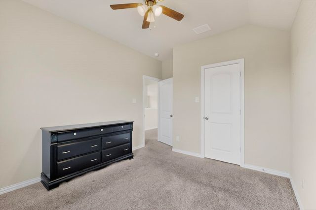 73 River Oaks Boulevard, Waxahachie, TX 75165