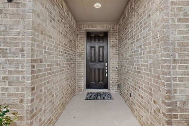 73 River Oaks Boulevard, Waxahachie, TX 75165