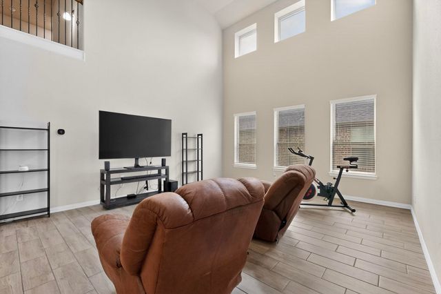 73 River Oaks Boulevard, Waxahachie, TX 75165