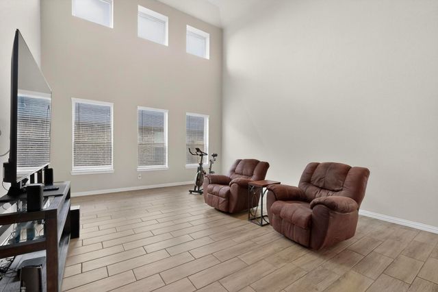 73 River Oaks Boulevard, Waxahachie, TX 75165