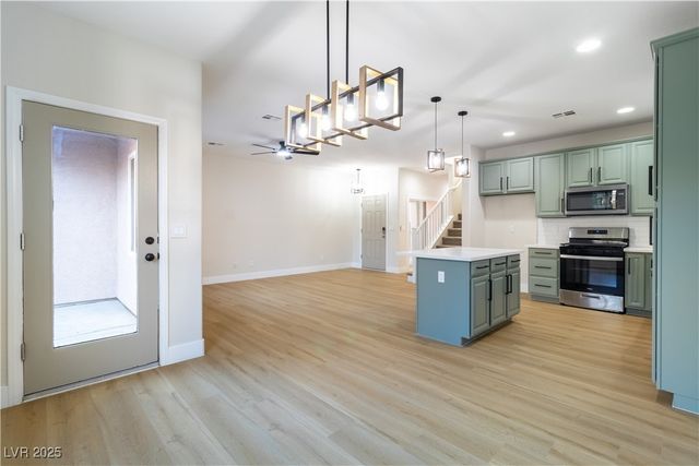 7342 Brisbane Hills Street, Las Vegas, NV 89166