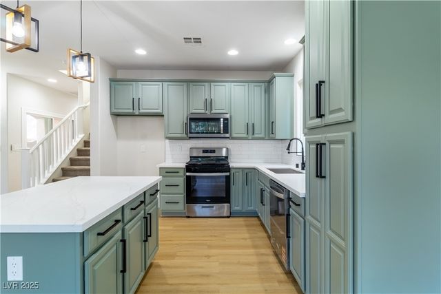 7342 Brisbane Hills Street, Las Vegas, NV 89166