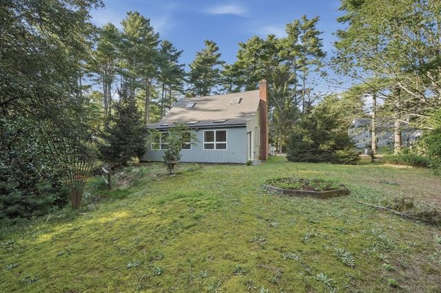 14 Crooked River Rd, Wareham, MA 02571