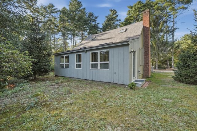 14 Crooked River Rd, Wareham, MA 02571