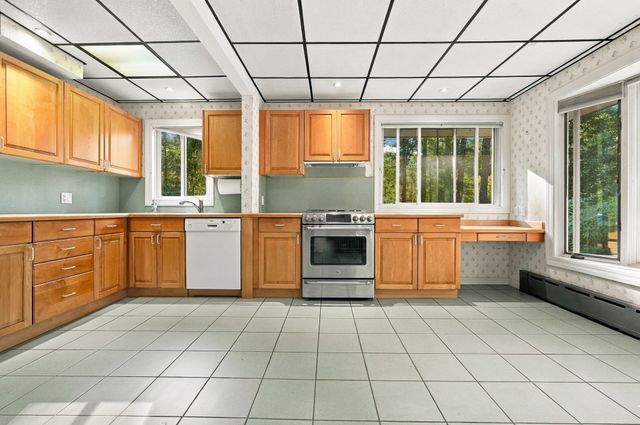 14 Crooked River Rd, Wareham, MA 02571