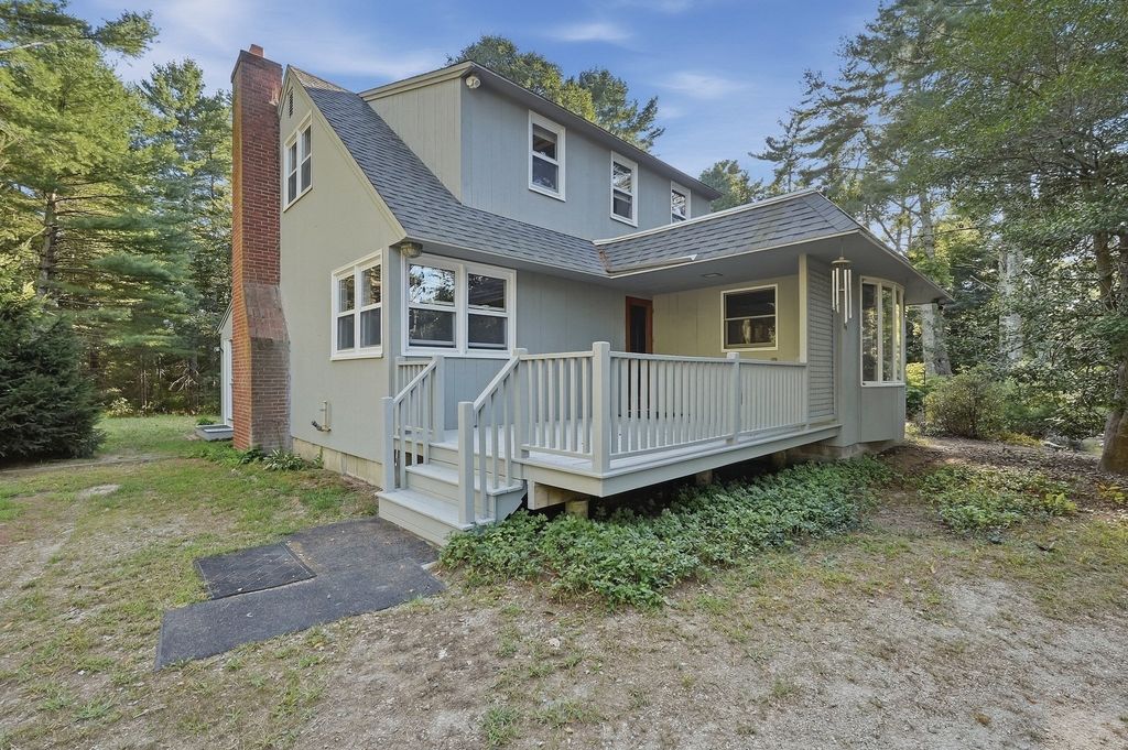 14 Crooked River Rd, Wareham, MA 02571