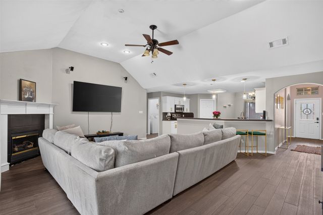 100 Radecke Road, Krum, TX 76249