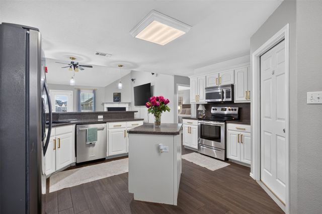 100 Radecke Road, Krum, TX 76249