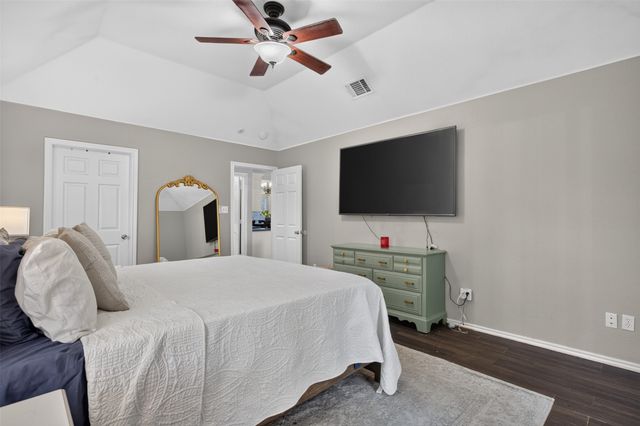 100 Radecke Road, Krum, TX 76249