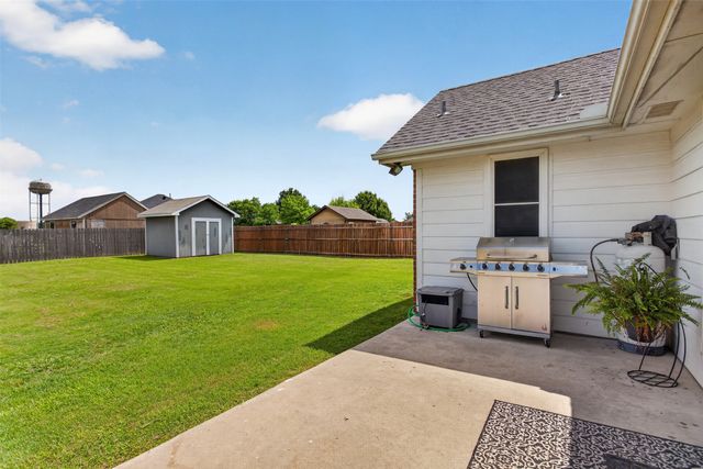 100 Radecke Road, Krum, TX 76249