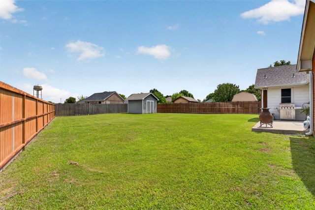 100 Radecke Road, Krum, TX 76249