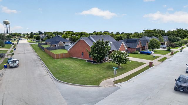 100 Radecke Road, Krum, TX 76249