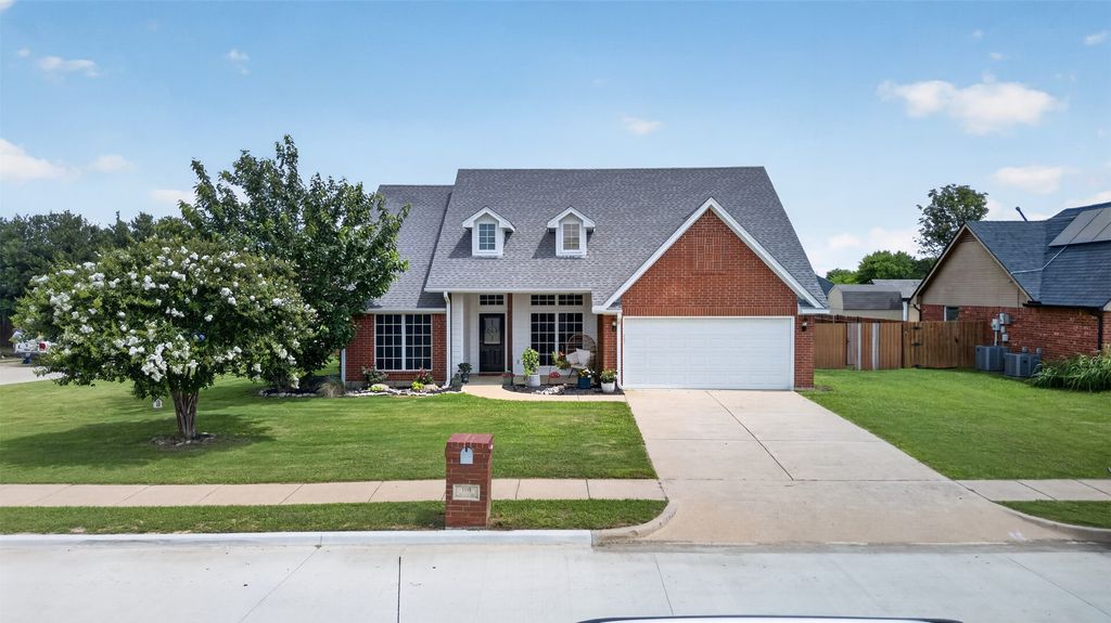 100 Radecke Road, Krum, TX 76249