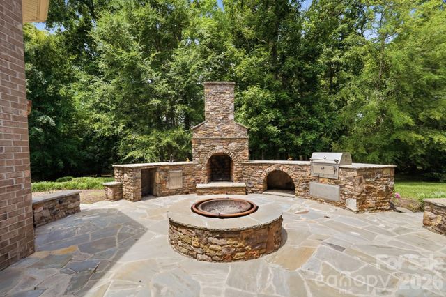 2016 Autumn Blossom Lane, Waxhaw, NC 28173