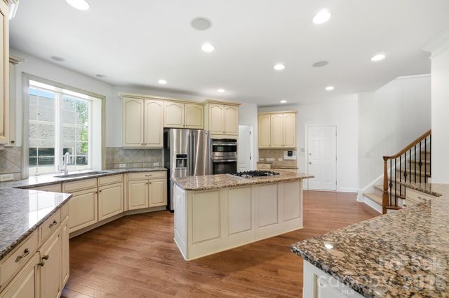 2016 Autumn Blossom Lane, Waxhaw, NC 28173