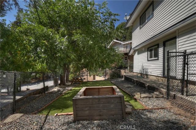 24150 Zell Court, Crestline, CA 92325