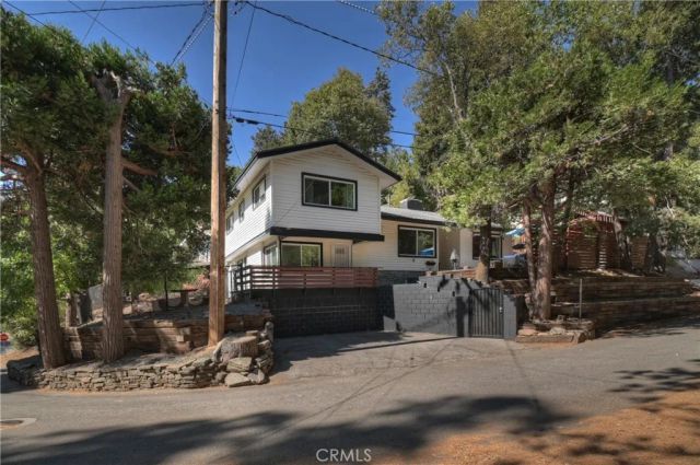 24150 Zell Court, Crestline, CA 92325